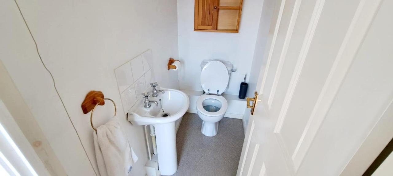 Ashford Holiday Home Smithy Drive Sleeps 5 Free Wifi And Vehicle Parking Kingsnorth Exterior foto